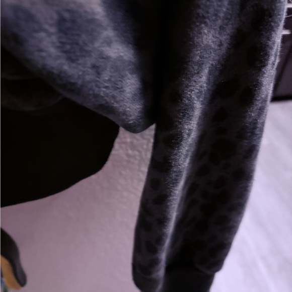 Victoria's Secret Gray Patterned Lace-Up Jacket - Picture 4 of 4